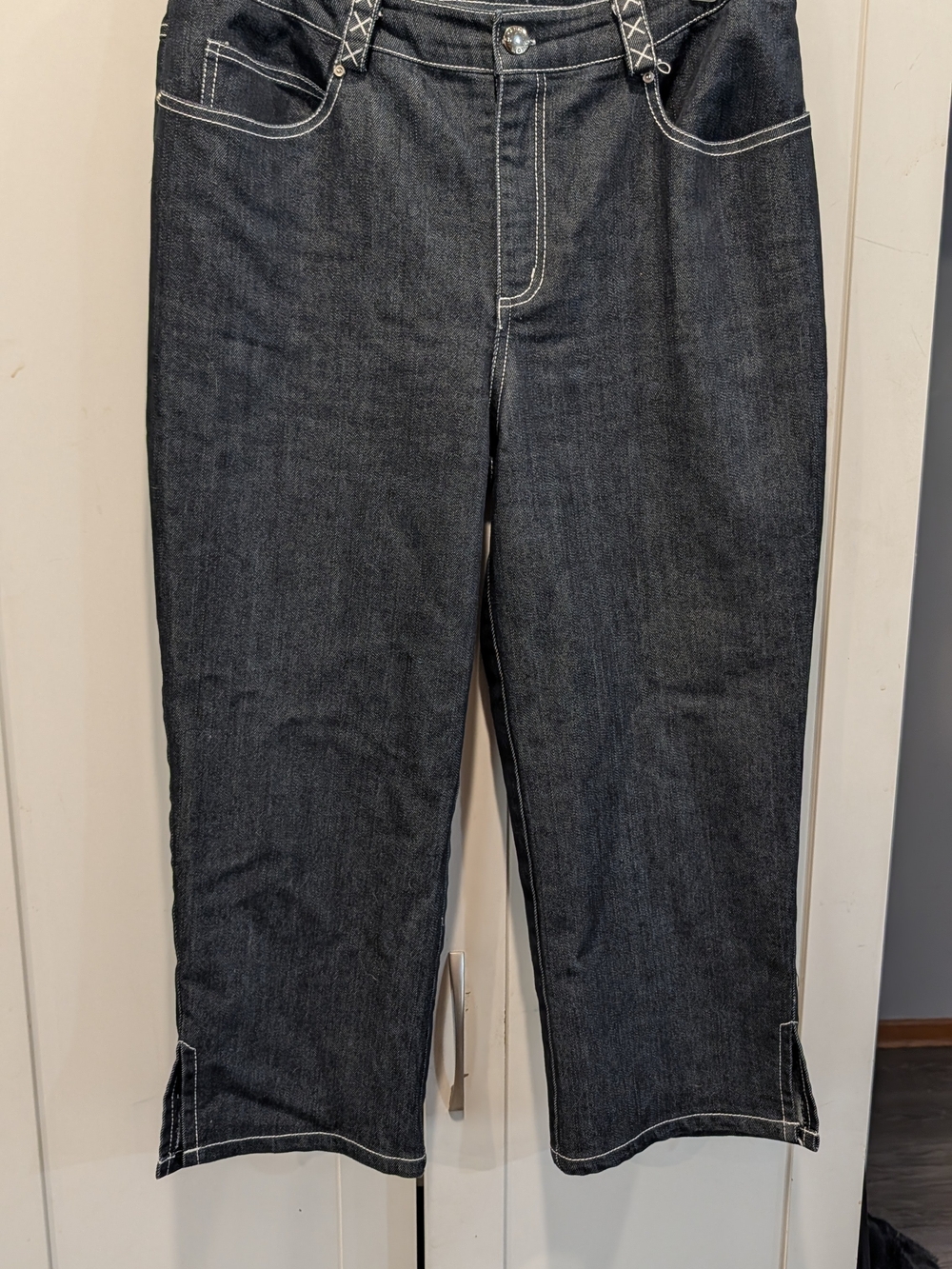 Simon Chang Black Denim Cropped Capris with Contrast Stitching
